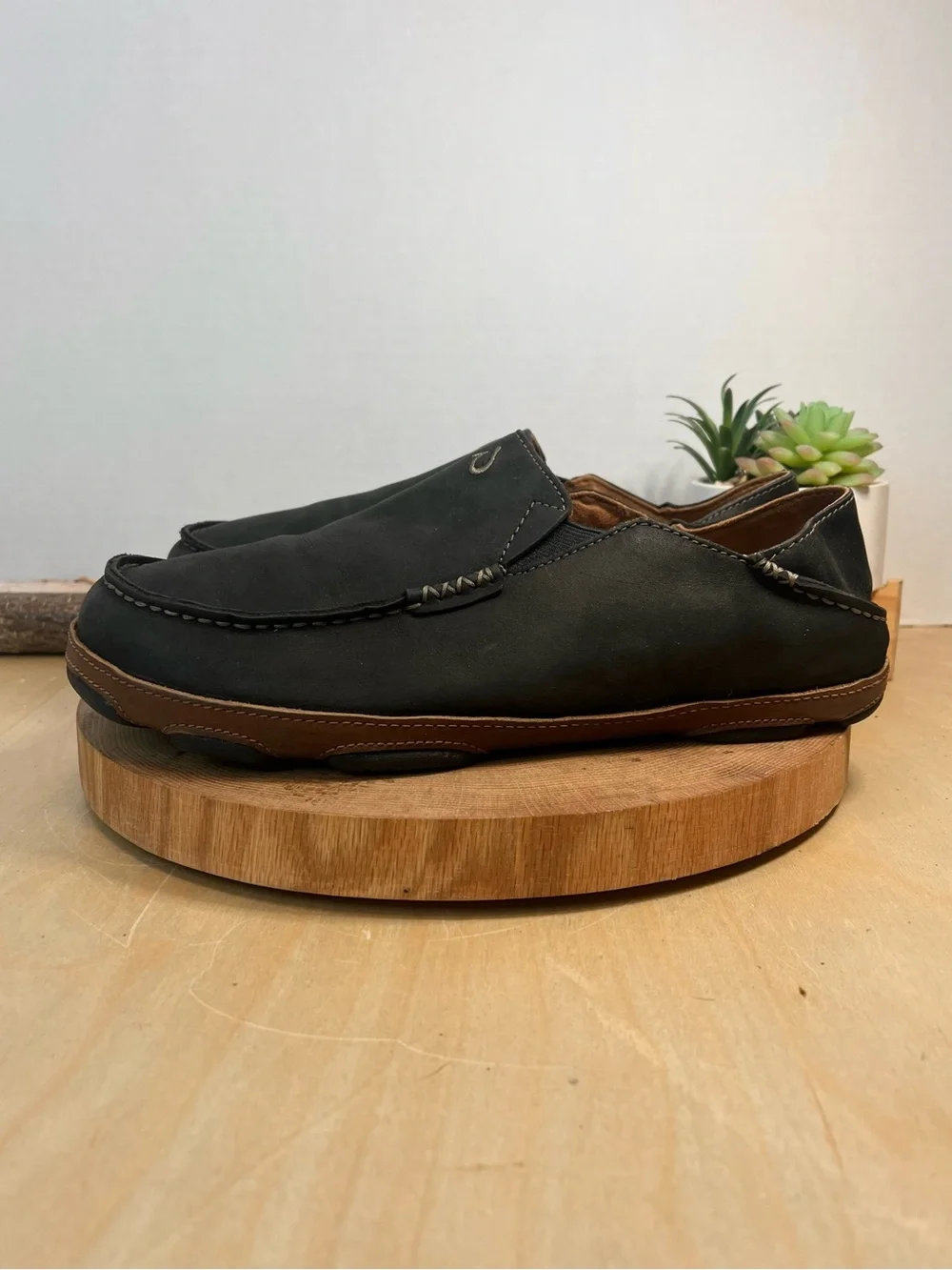 OluKai Moloa Men's Black Leather Slip-On Loafers Drop-In Heel Size 10.5